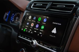 Google aprimora Android Auto com recursos exclusivos para carros elétricos
