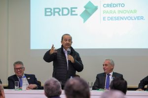 Governador dá posse a novos diretores do BRDE