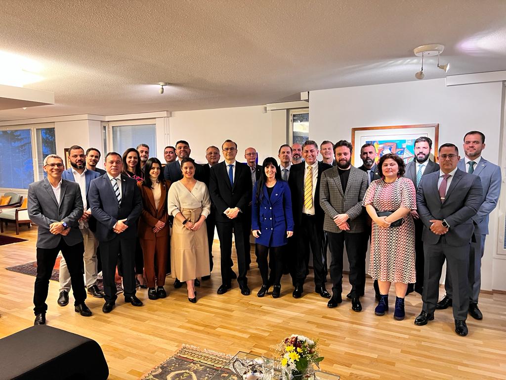 Missao internacional de secretarios de Seguranca Publica se reune com embaixador do Brasil na Finlandia