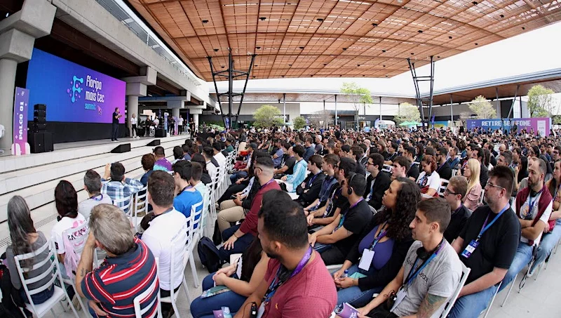 Busca por talentos programa de formacao em TI reune 22 mil pessoas em Florianopolis