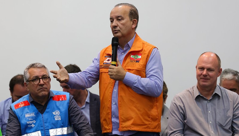 Em reunião com ministro no Vale, governador busca agilizar recursos para a reconstrução de cidades atingidas pelas chuvas