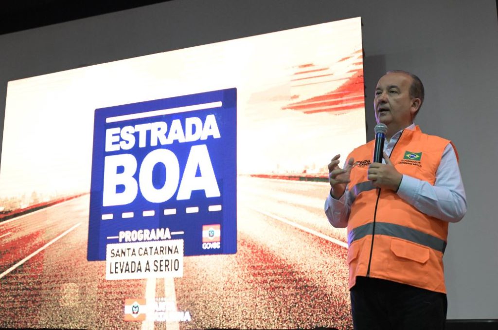 BNDES confirma R 631 milhoes de credito para as estradas de Santa Catarina