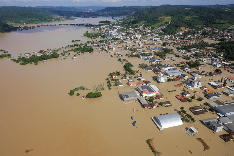 Chuvas em SC 71 municipios estao em situacao de emergencia e quase 6000 mil pessoas desabrigadas