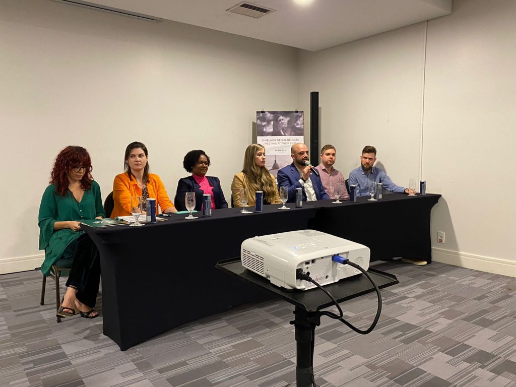 Seminario estadual discute cenario da dengue para o proximo ano em Santa Catarina