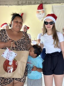 cdl-mulher-joacaba-acao-de-natal-vila-cachoeirinha-entrega-de-cestas (19)