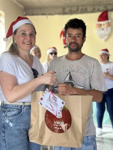 cdl-mulher-joacaba-acao-de-natal-vila-cachoeirinha-entrega-de-cestas (22)