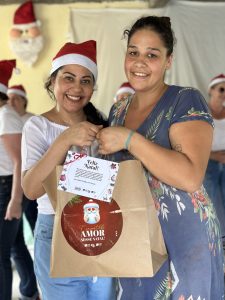 cdl-mulher-joacaba-acao-de-natal-vila-cachoeirinha-entrega-de-cestas (23)