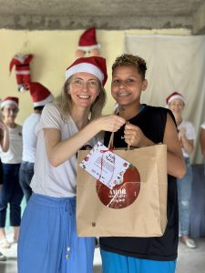 cdl-mulher-joacaba-acao-de-natal-vila-cachoeirinha-entrega-de-cestas (45)