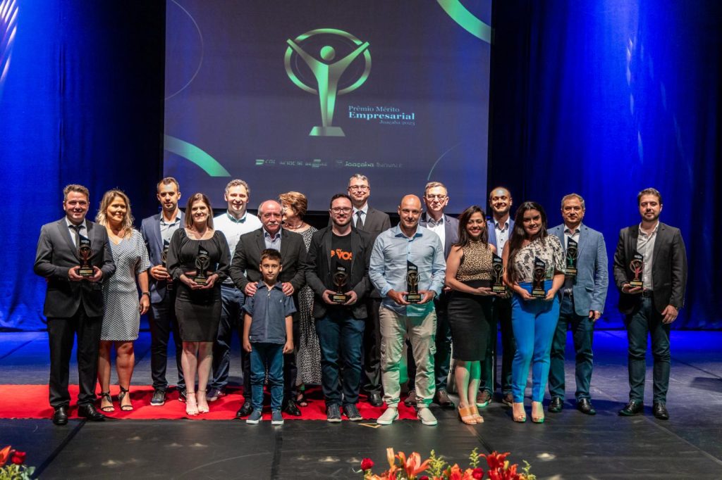 celebrando o empreendedorismo empresas vencedoras do premio merito empresarial de joacaba sao reconhecidas em noite de prestigio 1701796012