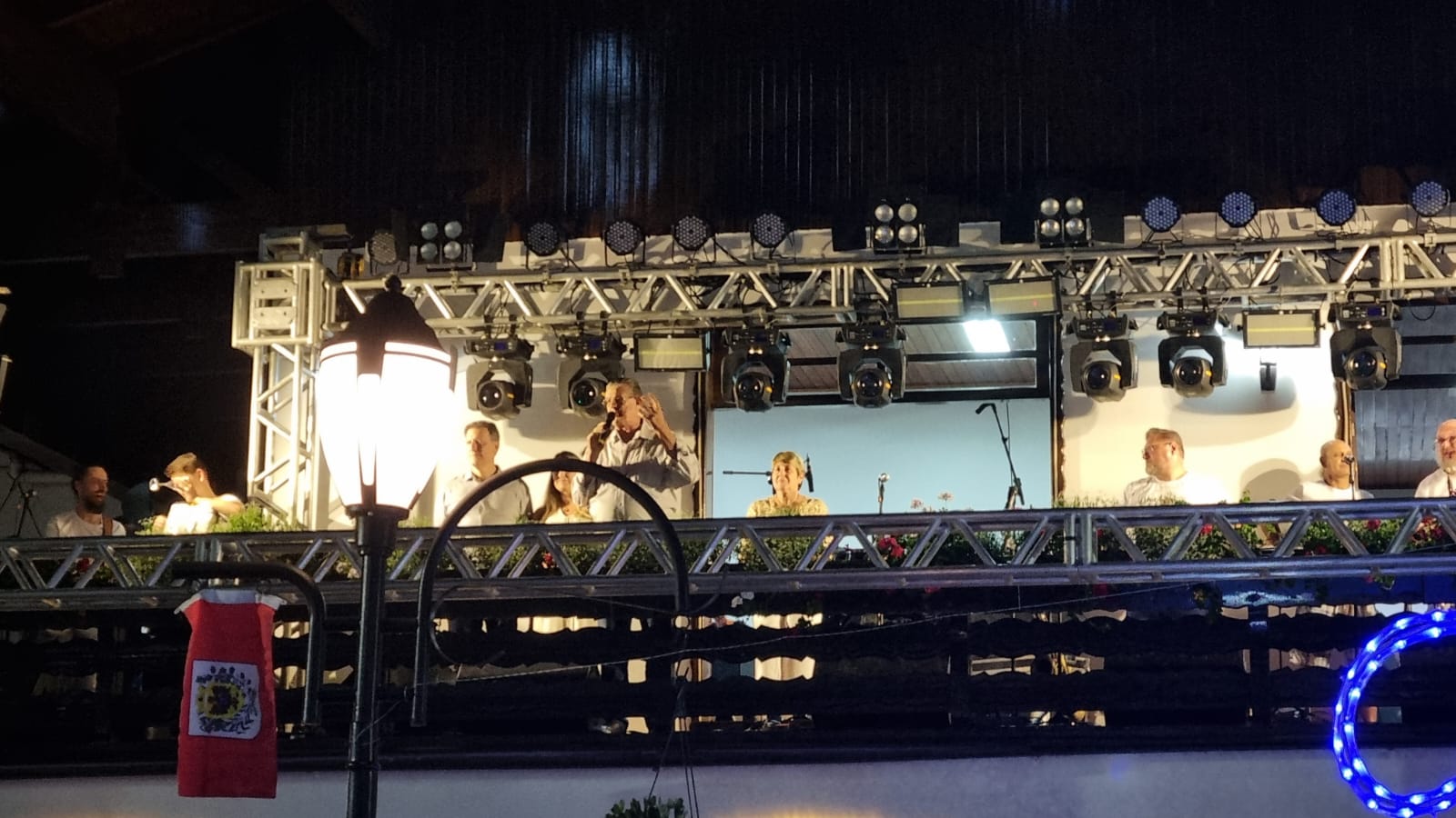 Show da virada reúne grande público em Treze Tílias espetáculo de fogos no céu do Tirol Brasileiro 7 9d9aa77d-02c2-4408-b258-21f065d36eaf