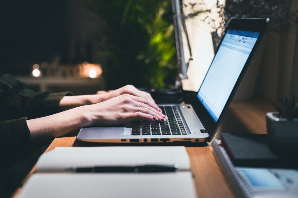 Especialistas de SC apontam tendencias em tecnologia e negocios para 2024