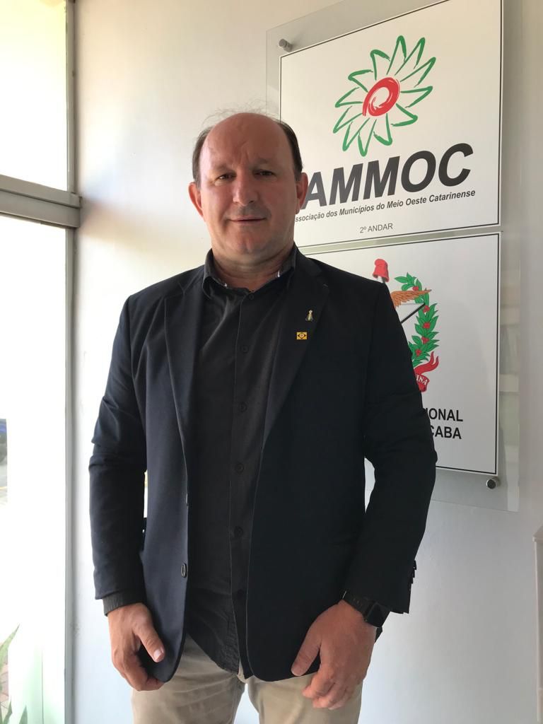 Prefeito de Herval DOeste assume a presidencia da AMMOC