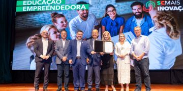 Governador apresenta balanço de um ano do SC Mais Inovação e reconhece mais de 200 municípios inovadores 3 SC Mais Inovacao