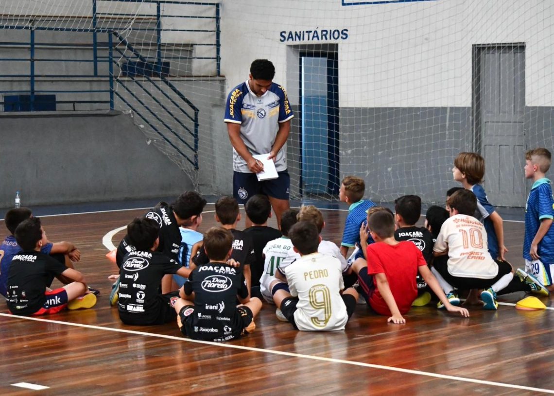Escola Joaçaba de Futsal fortalece base e núcleos de iniciação com nova metodologia de ensino 6 basefut1