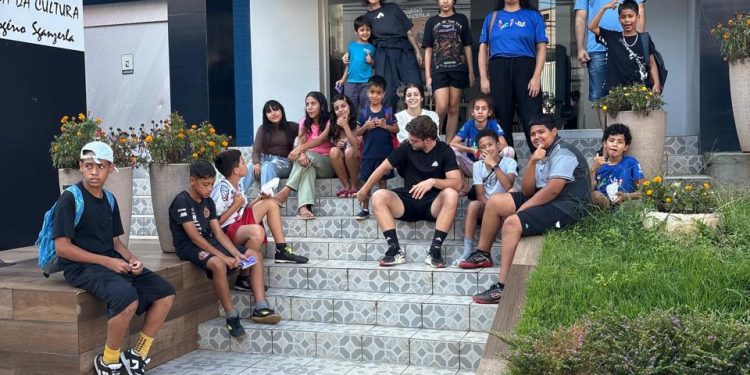 Crianças do Serviço de Convivência visitam exposição “Cinema Mulher” na Casa da Cultura 1 casacultcapa