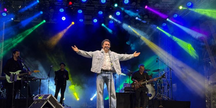 Show de Padre Fábio de Melo emociona público e marca início da programação de Páscoa em Joaçaba 7 fabio1