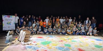 Projeto “Hoje a aula é no teatro” promove experiência cultural para mais de 3 mil estudantes de Joaçaba 2 teatro