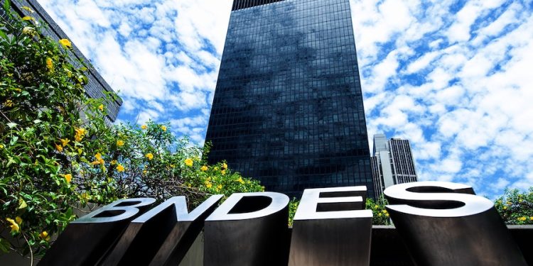 Com novo fundo para startups, BNDES e Finep miram o espaço entre fomento e venture capital 1 builders bndes