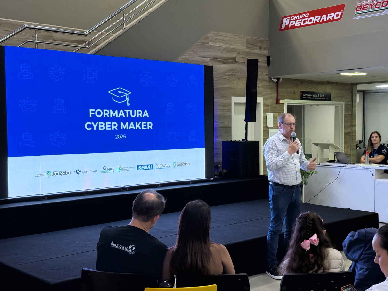 Alunos da Rede Municipal concluem 7ª turma do Cybermaker 9 cyber5