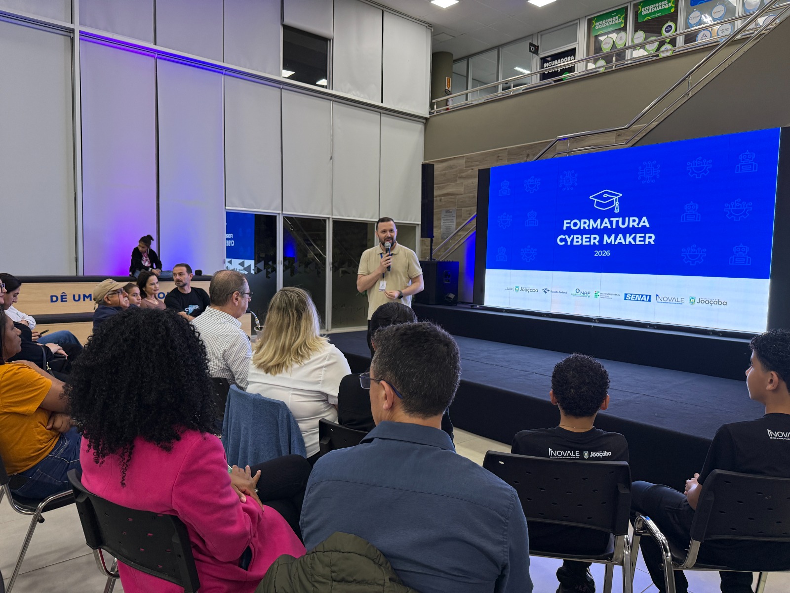 Alunos da Rede Municipal concluem 7ª turma do Cybermaker 11 cyber7